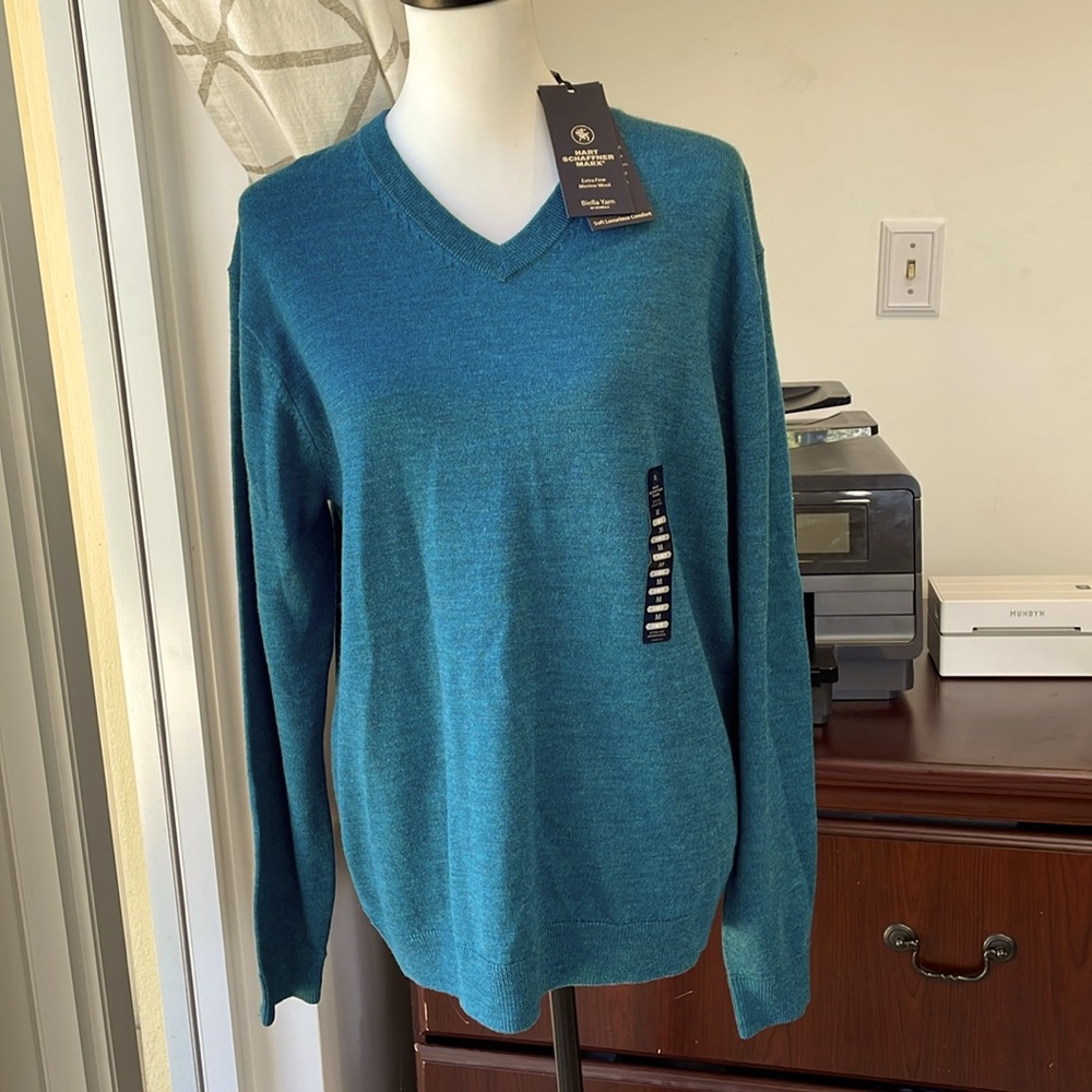 Hart Schaffer Marx Extra Fine Merino Wool V-neck sweater size Medium Women’s